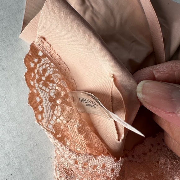 THALIA SODI Bralette Wireless Super Soft Front Lace Back Large Missing Pads Nude - Picture 4 of 12